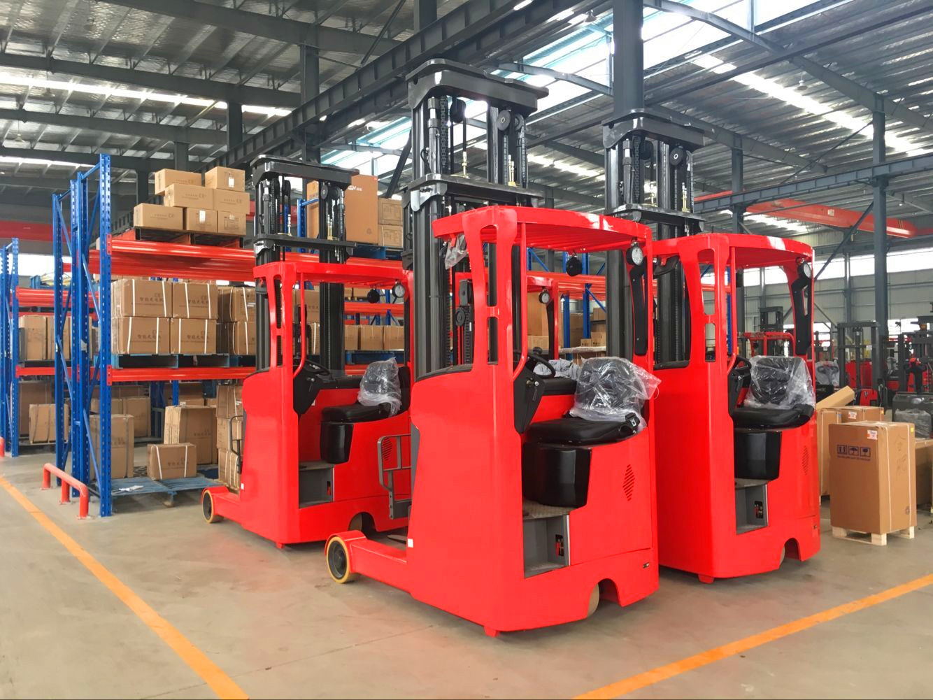 indoors reach lift trucks price