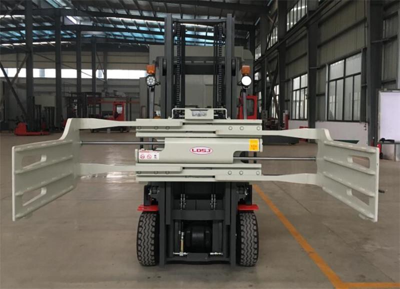 electric-forklift-with-attachment